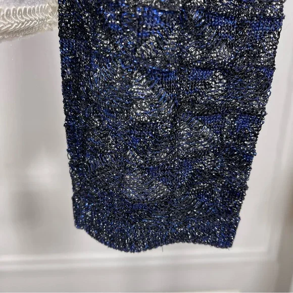 St. John Metallic Diamond Lace Knit Cardigan and Tank Top Set… - Picture 8 of 16